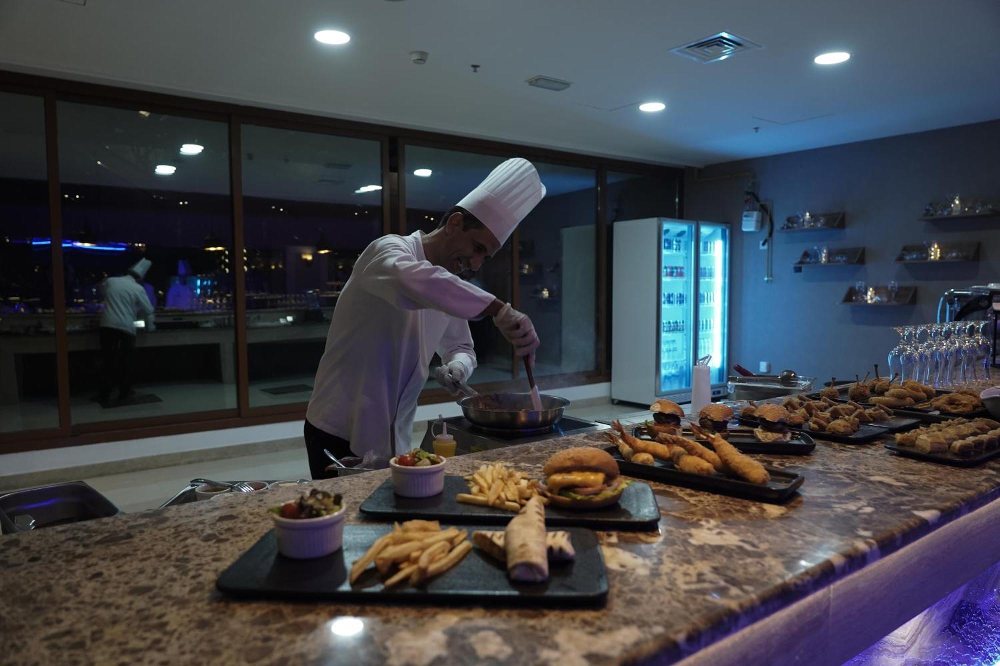 La Zona Continental Hotel ドバイ エクステリア 写真