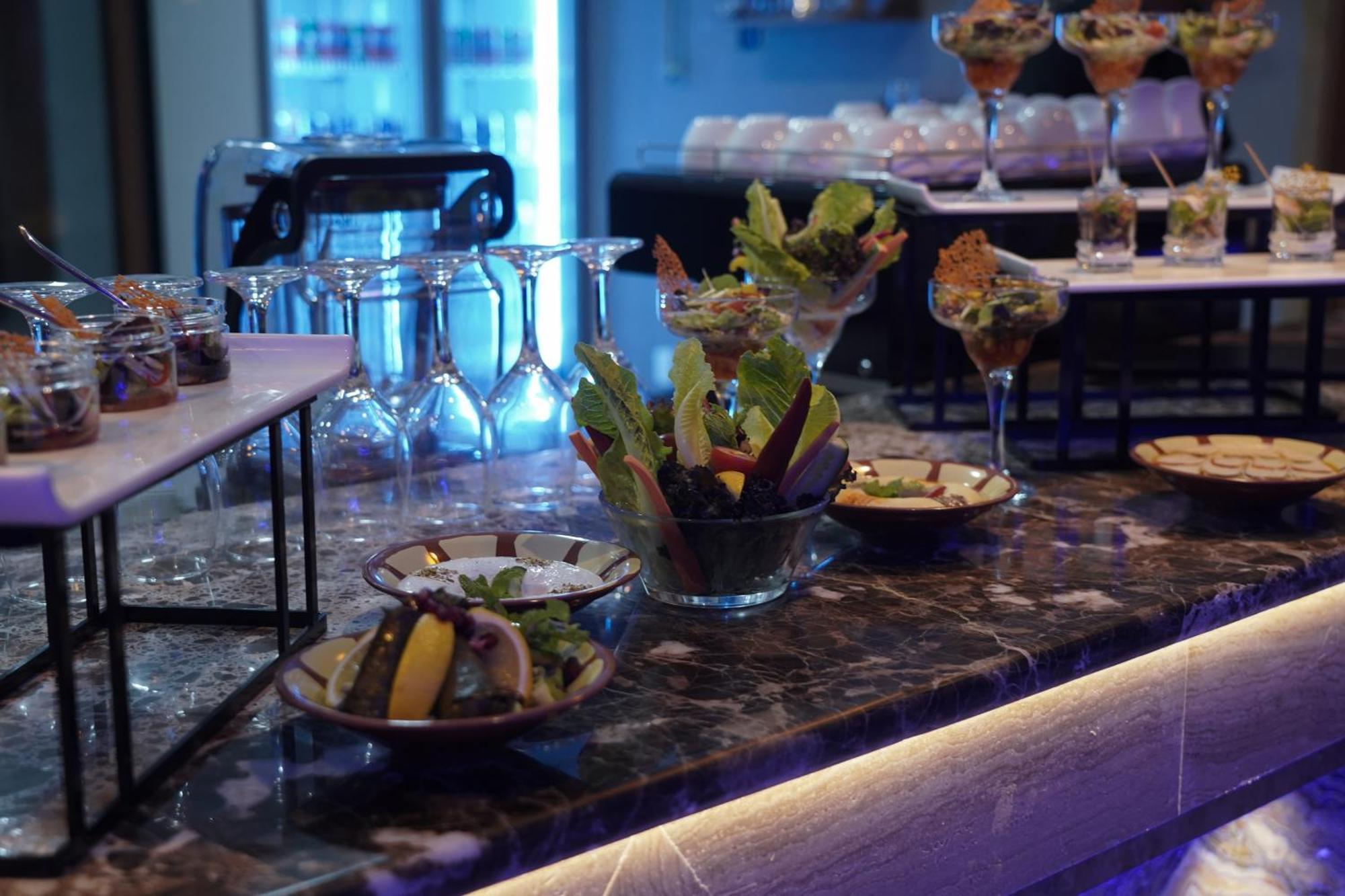 La Zona Continental Hotel ドバイ エクステリア 写真