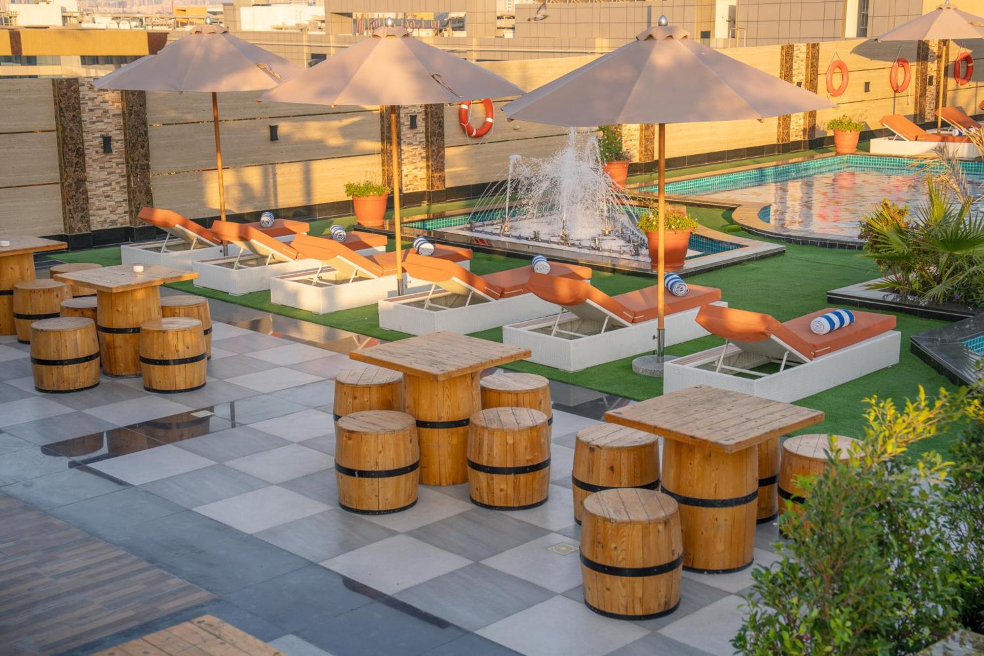 La Zona Continental Hotel ドバイ エクステリア 写真